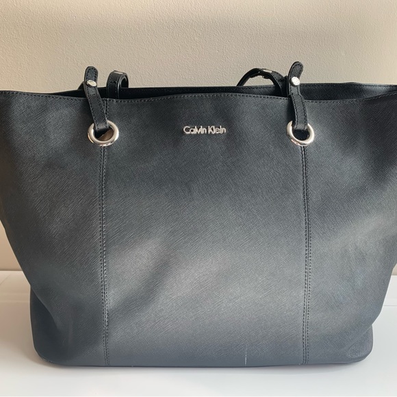 Calvin Klein Black Medium Tote Bag - Picture 1 of 9